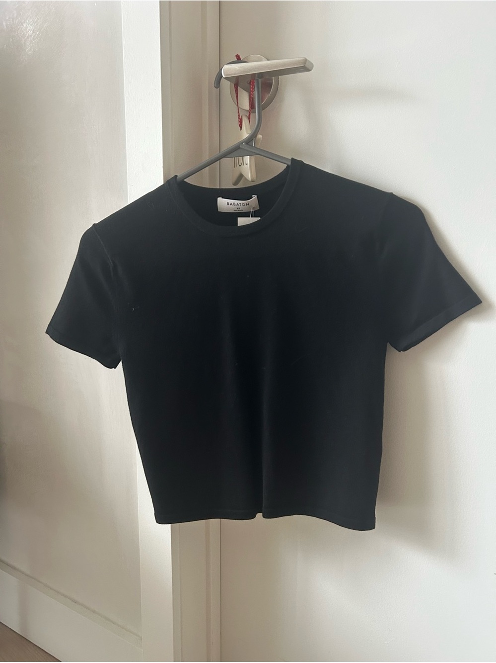 Aritzia Babaton Black Crewneck Short Sleeve Top